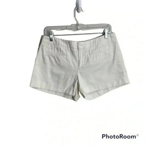Gap white khaki shorts 4